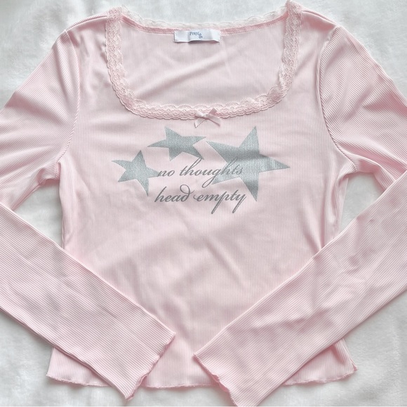 prayingg no thoughts .. head empty long sleeve 🎀 - Picture 1 of 4